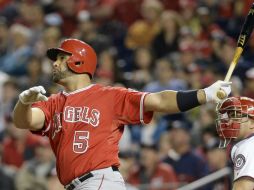 Pujols batea el jonrón número 500 de su carrera. EFE /