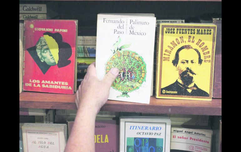 El libro celebra su día con una ley que no ha impulsado su desarrollo; aún falta mucho por hacer, advierten expertos.  /