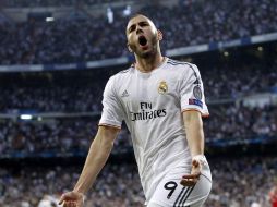 Karim Benzema festeja el gol con el que el Real Madrid vence al Bayern. EFE /