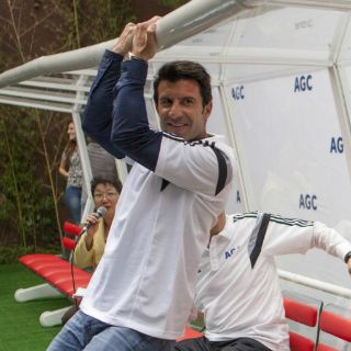 Figo señala a Brasil como favorito para ganar el Mundial