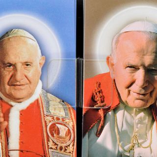 Proceso extraordinario, canonización de Papas