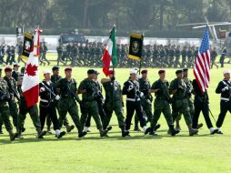 Los ministros de Defensa de Canadá, Estados Unidos y México se reúnen en la Ciudad de México. SUN /