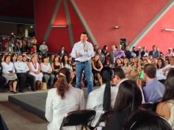 Osorio Chong ofrece una conferencia en Michoacán. TOMADA DE @jesusalcantaran  /