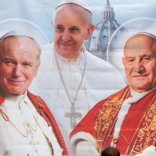 Juan Pablo II sigue inspirándonos: Papa Francisco