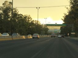 Según testimonios, la persona cruzaba por Periférico cuando lo embistió un auto Ford Mystique rojo que se dio a la fuga. ARCHIVO /