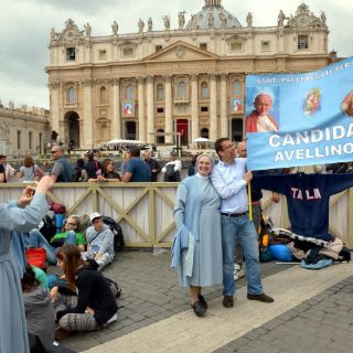 Miles de fieles aguardan doble canonización en El Vaticano