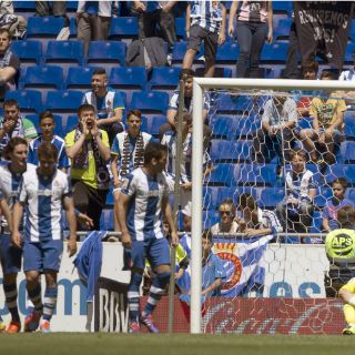 Espanyol le da vida al Almería