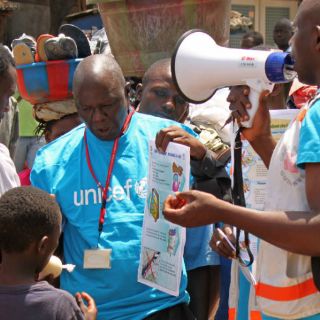 Sobrevivientes de ébola en Guinea son estigmatizados