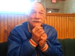 El protagonista del video deseaba ansiosamente que su hija tuviera un hijo. ESPECIAL /