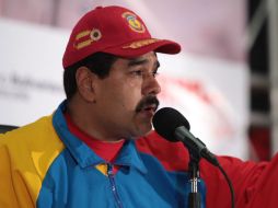 Maduro reconoce que el sistema burocrático genera problemas que terminan ahogando controles y actividad empresarial. ARCHIVO /