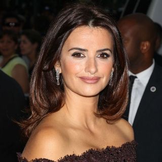 ¡Penélope Cruz llega a los 40 y luce espléndida!