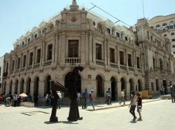 'La deuda del estado incrementó tres veces cuando la economía del país avanzó a penas dos por ciento', afirma el IMC. ARCHIVO /