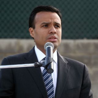 Héctor Robles justifica gasto en festejo de maestros