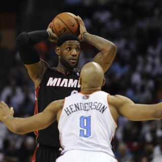 El Heat arrasa y pasa a semifinales