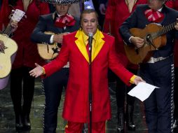 La enfermedad del cantautor ha obligado a modificar por segunda  ocasión las fechas de su gira. ARCHIVO /