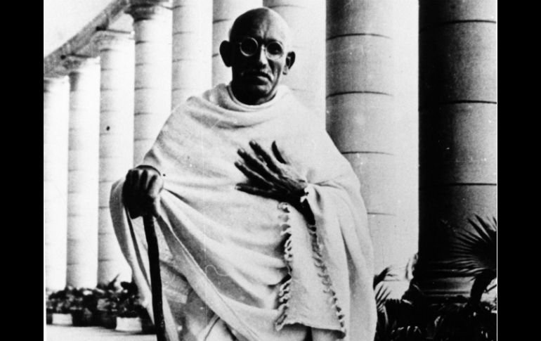 El anuncio en 2009 de la subasta en Nueva York de objetos de Gandhi generó el rechazo de descendientes del líder espiritual. ARCHIVO /