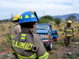Peritos forenses arribaron al lugar para indagar las causas del accidente. ARCHIVO /