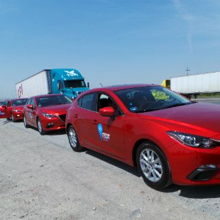 El Mazda 3 cruza la frontera