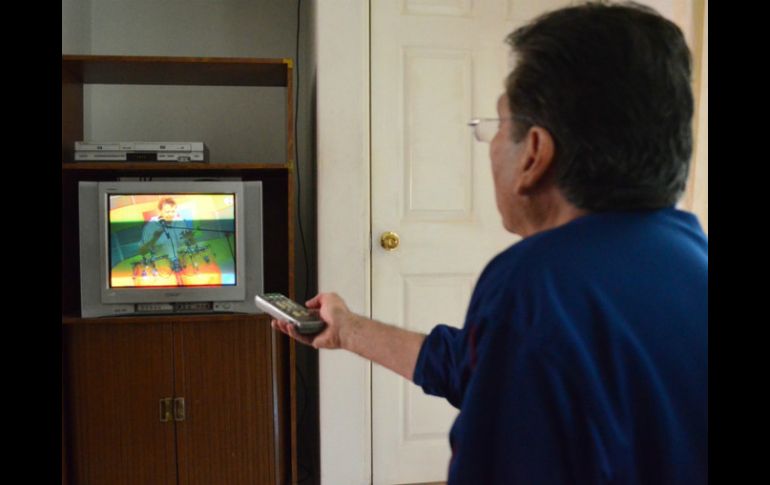 América Móvil espera que la nueva ley secundaria de telecomunicaciones le permita ofrecer el servicio de televisión a través de Telmex. ARCHIVO /