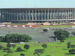 El Estadio 'Mané Garrincha' es uno de los inmuebles que la prensa brasileña señala que podría enfrentar problemas con el internet. AP /