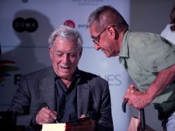 A la cita con el Premio Nobel también asistieron lectores de otros países. AFP /