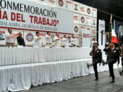 El gobernador Aristóteles Sandoval Díaz, encabezando el acto conmemorativo del Día del Trabajo.  /