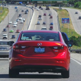 La caravana de Mazda, a mitad de camino