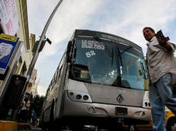 Entre los cambios al transporte público, se vigilará que los camiones circulen a una velocidad máxima de 40 kilómetros por hora. ARCHIVO /