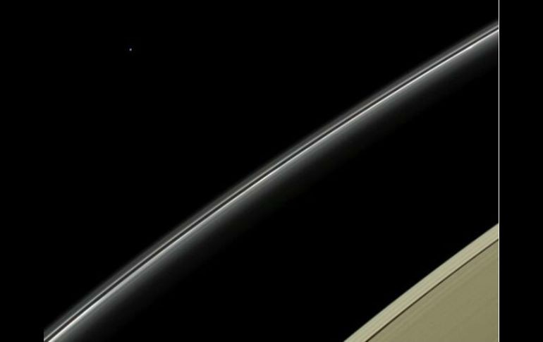 Imagen del planeta Urano desde los anillos de Saturno. Foto: @NASA ESPECIAL /