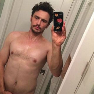 James Franco, casi desnudo en Instagram