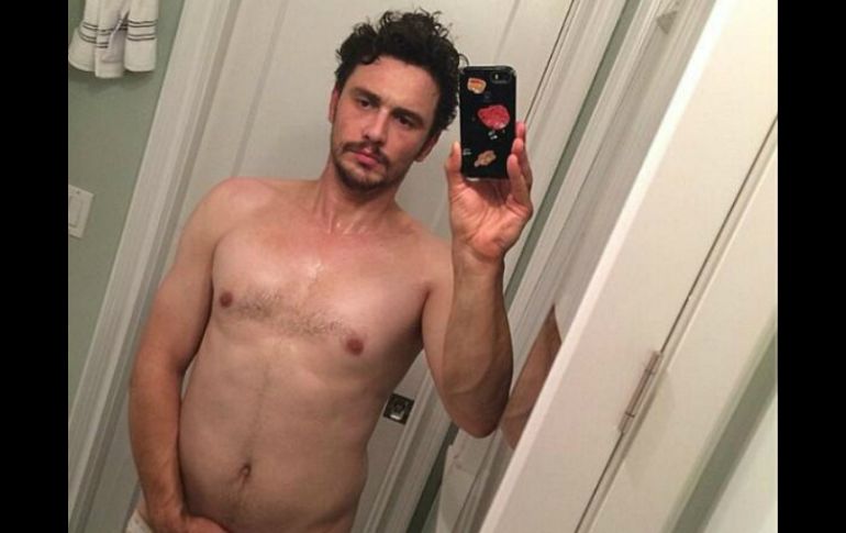 Franco comúnmente publica imágenes con poca ropa en su red social, sobretodo en la cama y recién despertado. ESPECIAL /