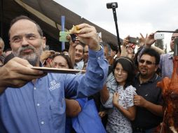 Se prevé que el panista salga del hospital el domingo próximo para retomar sus actividades de campaña el martes 6 de mayo. ARCHIVO /