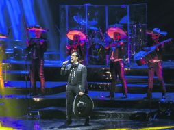 Alejandro Fernández dejó con buen sabor de boca a sus fans. El público femenino le correspondió con una noche de alaridos.  /