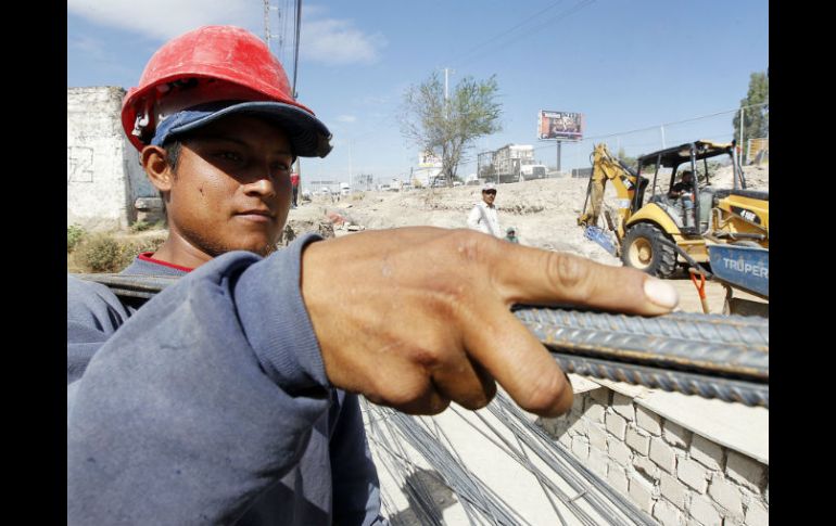 El trabajador de la construcción tiene en promedio 6.9 años de escuela; Edgar Humberto tiene secundaria terminada.  /