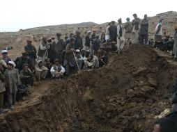 Equipos de rescate realizan labores para encontrar cuerpos y sobrevivientes. AFP /