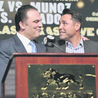 De la Hoya aclara situación interna