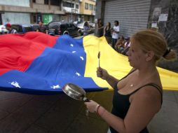 Las protestas han dejado 42 muertos y centenares de heridos que Maduro atribuye a un plan ''golpista'' para derrocarlo. ARCHIVO /