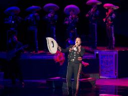 El intérprete llegará a los escenarios para ofrecerle al público un homenaje al cantante Vicente Fernández. ARCHIVO /