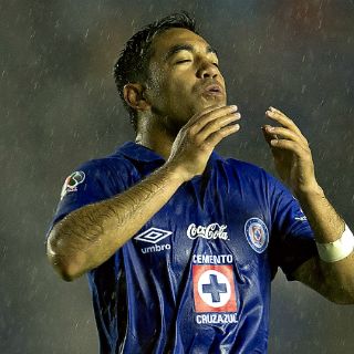 Marco Fabián, frustrado tras eliminación de Cruz Azul