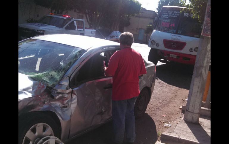 El accidente se registró en el cruce de las calles Gómez Farías y la 66, en Guadalajara.  /