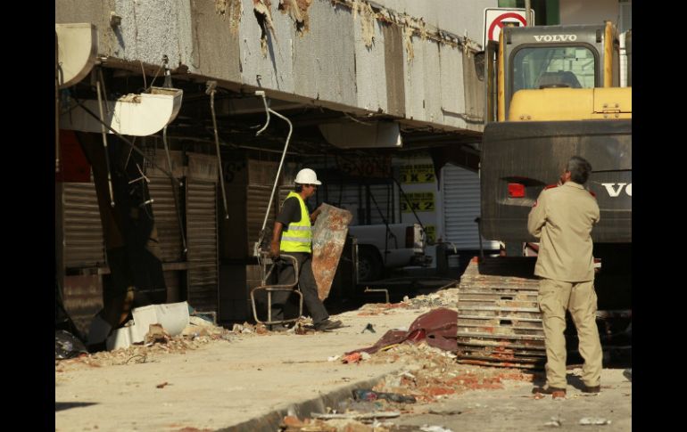 En el Mercado Corona comenzaron los trabajos de demolición parcial del inmueble.  /