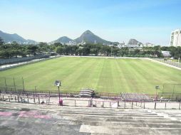 En mal estado. La cancha del Club de Regatas en Río de Janeiro, donde entrenará Holanda. AFP /