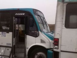 A las 12:30 horas, dos unidades de la ruta 50-A colisionaron en el cruce de las calles 8 de Julio y Cuyucuata. ESPECIAL /