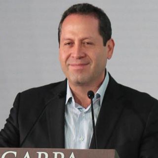 Dan de baja a dos mil policías en Edomex