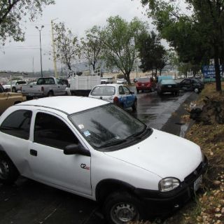 Lluvia propicia carambola de nueve autos en Lázaro Cárdenas