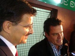 Aristóteles Sandoval, llegó acompañado del rector general de la UdeG, Tonatiuh Bravo Padilla, externó su gusto por el futbol.  /