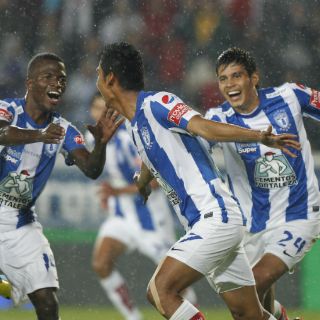 Pachuca toma vigorosa ventaja sobre Santos