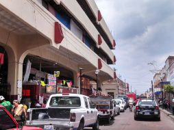 Aclaran que no hubo evacuación alguna de locatarios o clientes pues todo ocurrió en el exterior del mercado.  /
