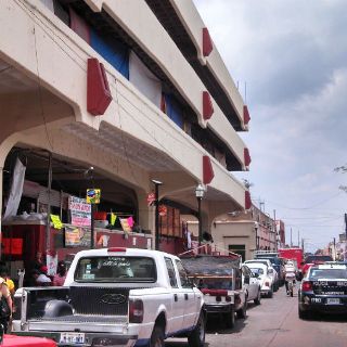 Controlan fuga de gas en mercado Juárez de Tlaquepaque
