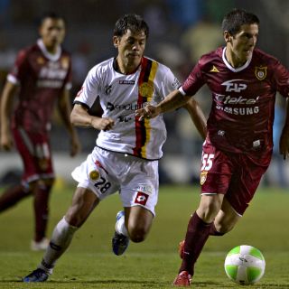 Esperan hasta cinco horas por los Leones Negros